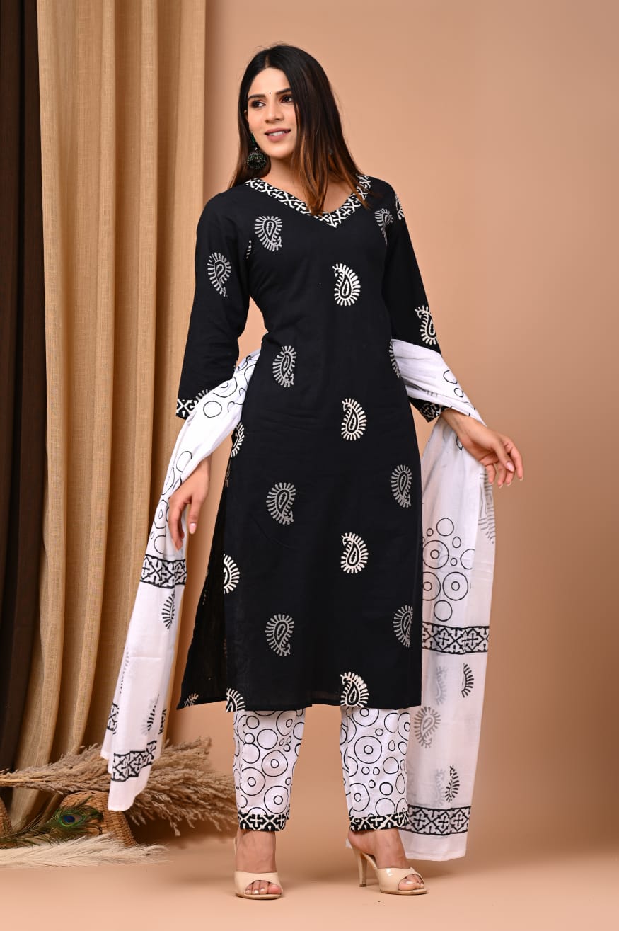 42 inch Banded Collar Black Fabclub Women Cotton Striped Straight Kurta at  Rs 329/piece in Ahmedabad